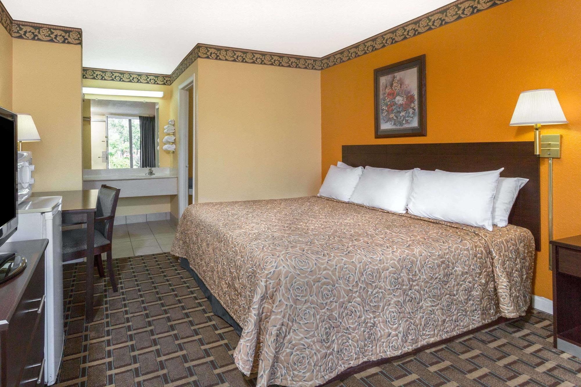 Americas Best Value Inn Perry Exterior photo