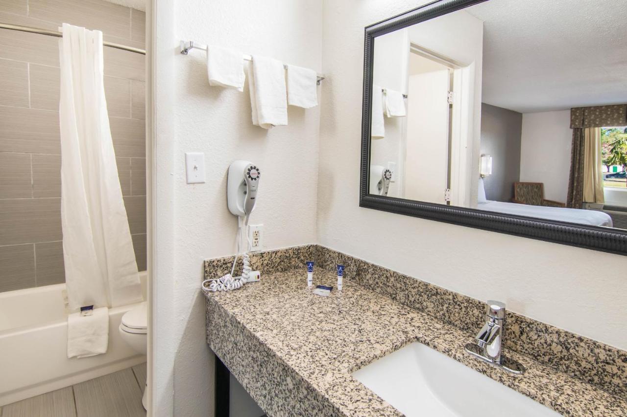 Americas Best Value Inn Perry Exterior photo