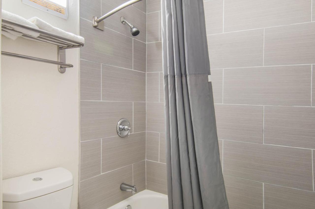Americas Best Value Inn Perry Exterior photo
