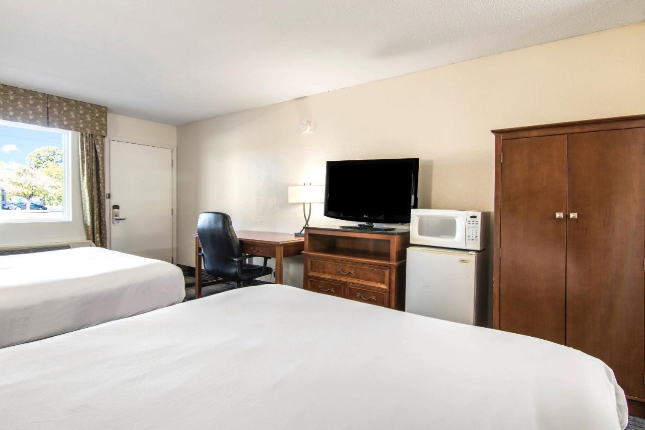 Americas Best Value Inn Perry Exterior photo
