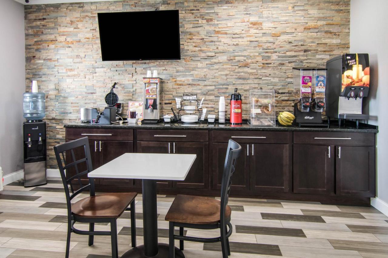 Americas Best Value Inn Perry Exterior photo