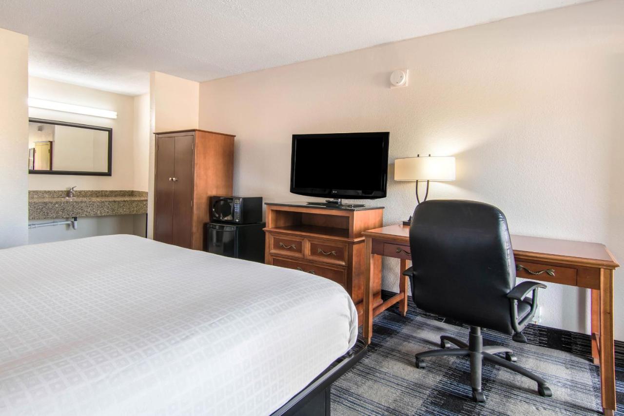 Americas Best Value Inn Perry Exterior photo