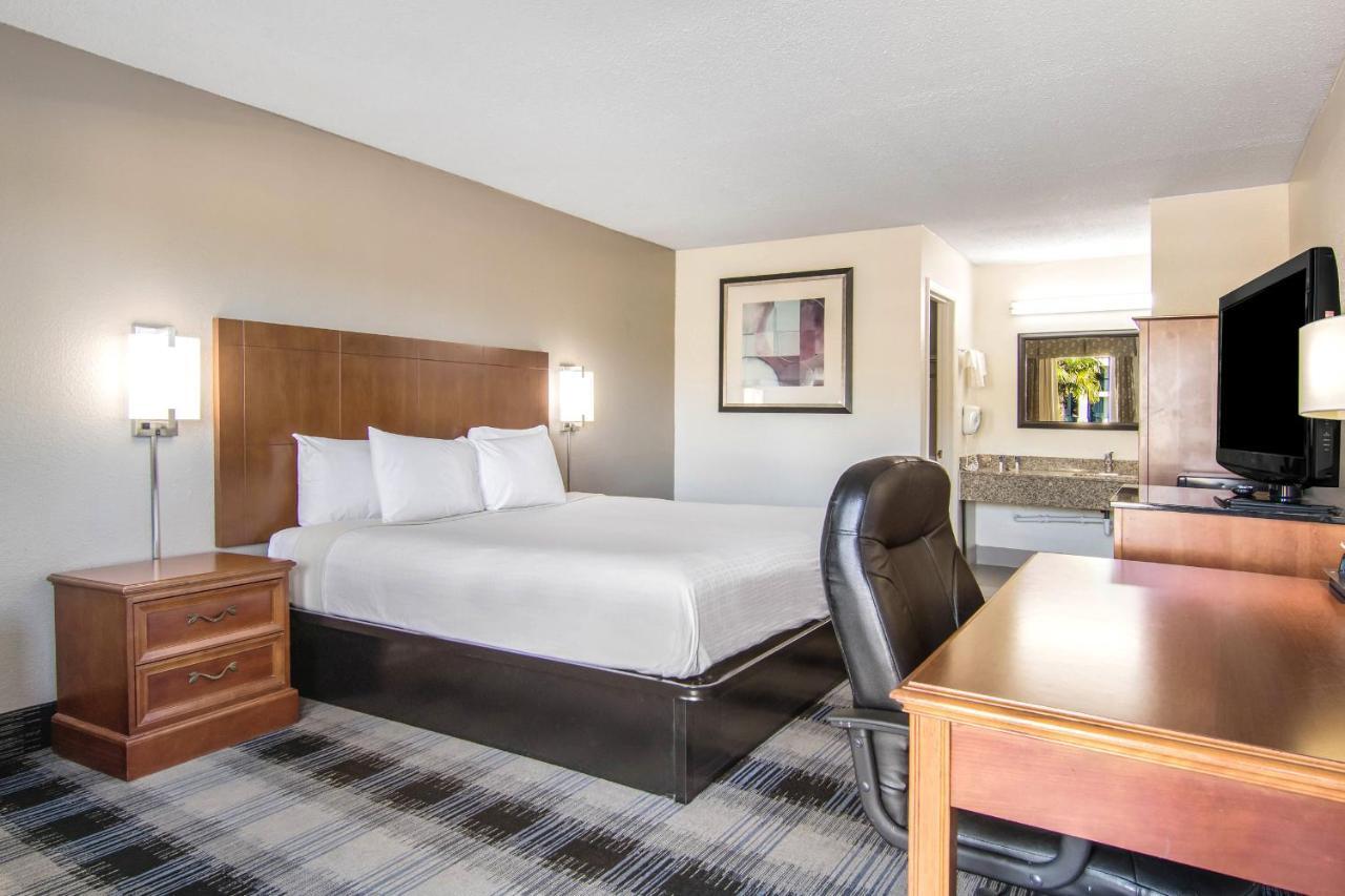 Americas Best Value Inn Perry Exterior photo